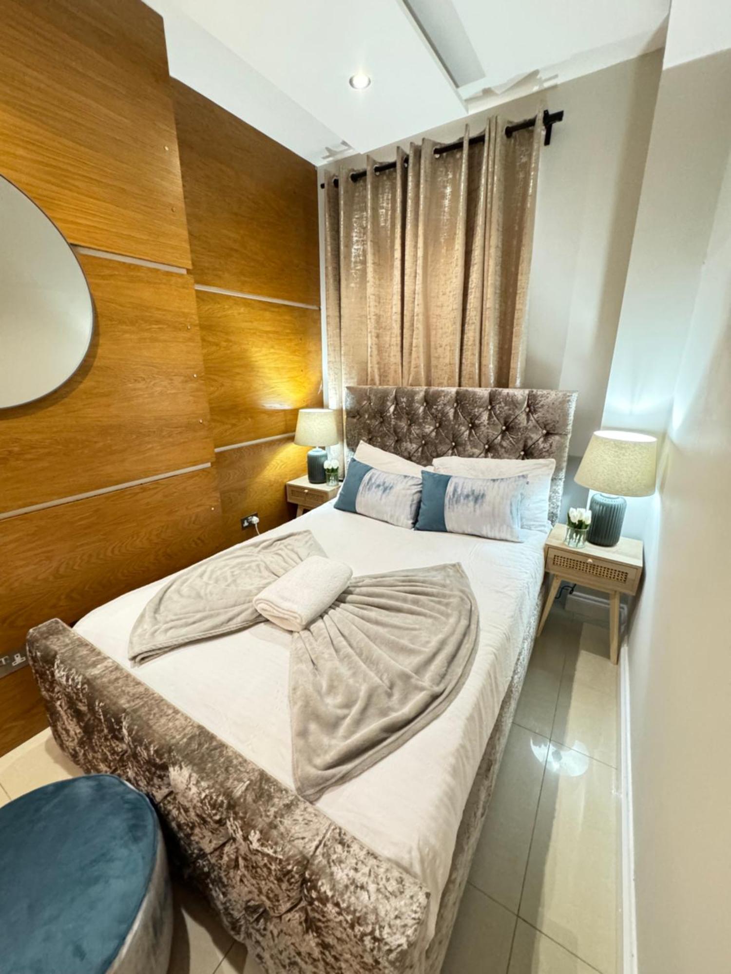 Eye One Bedroom